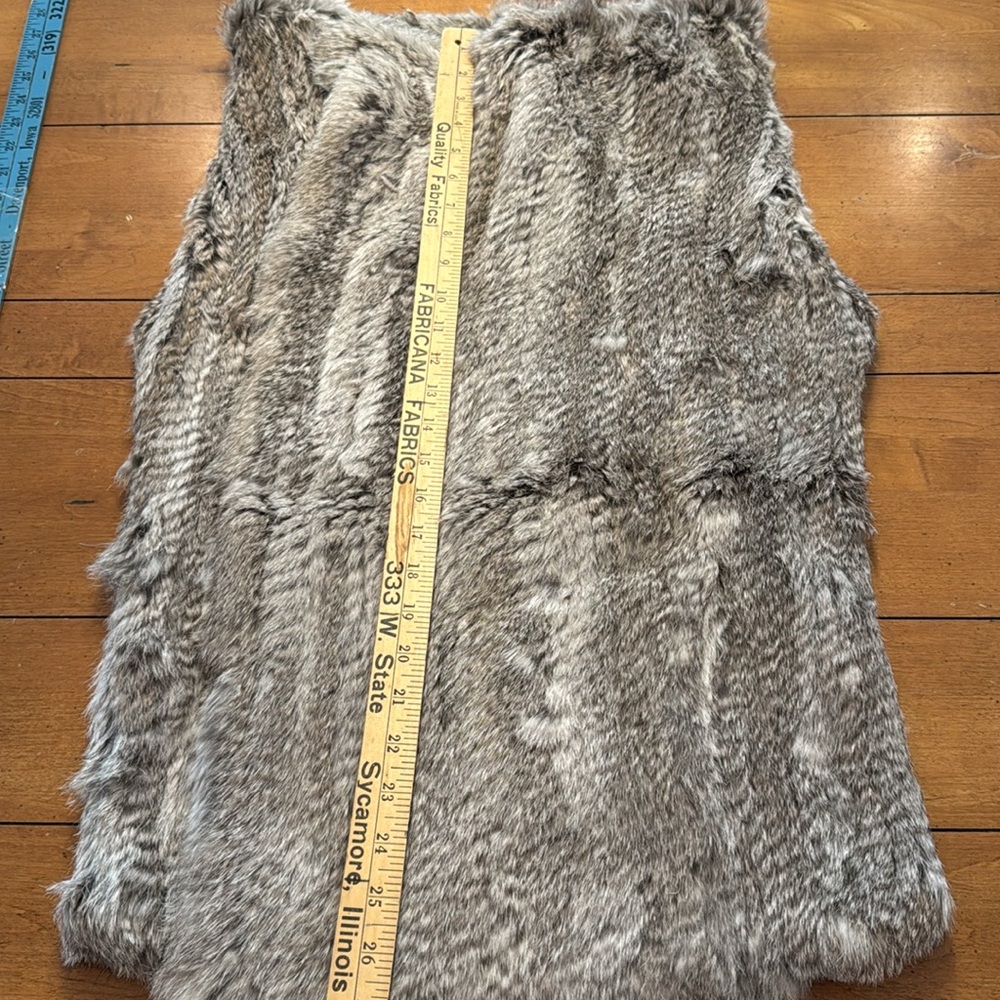 Love Token Rabbit Fur Vest Small - Picture 6 of 7